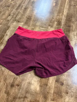 Old Navy Shorts Athletic Women’s thumbnail 2