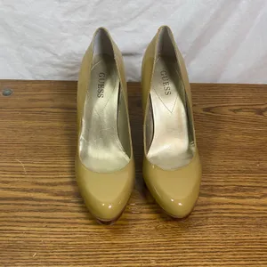 Guess Pumps Heels Classic Pointed Toe Party Career Shoes Size 6‎ Beige thumbnail 2
