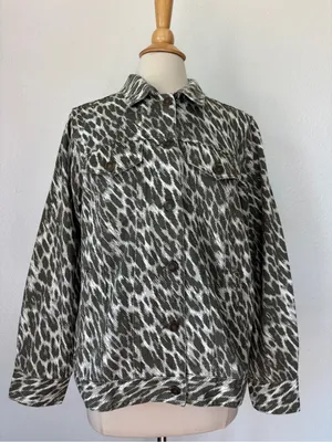 Green & White Denim Button Down Jacket thumbnail 4