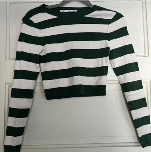 green and off-white striped zara crop long sleeve! thumbnail 1