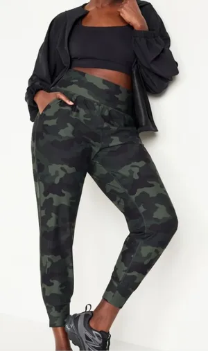 Old Navy Powersoft High-Rise Camo Jogger Olive & Black Athletic Women’s Size Med thumbnail 1