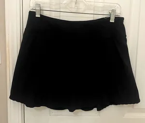 Zella Ruffle Back Performance Skort in Black thumbnail 1