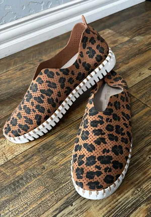 Women’s Isle Jacobsen Leopard Slip thumbnail 1
