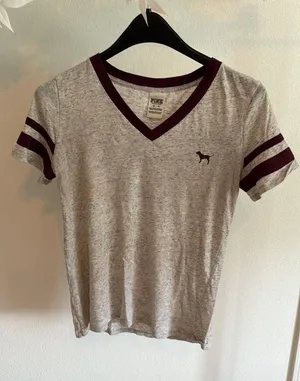 Victoria's Secret PINK Heather Gray Logo Tee shirt Size XS thumbnail 1