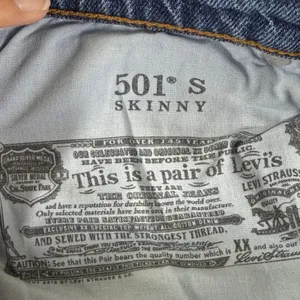 Levis 501 Original Fit Jeans Womens 25 Blue Denim Straight Leg Button Fly 9426 thumbnail 14