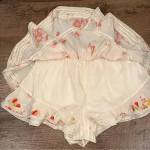 Aerie Rock 'n' Ruffle Skort Cream Floral Skort with Ruffles thumbnail 6