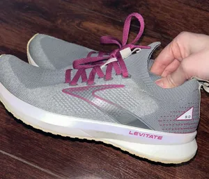 Brooks Levitate thumbnail 1