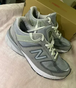 New Balance 990v5 Sneakers Women’s Shoes Size 8 thumbnail 1