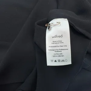 Wilfred Top Sz M Black Halter Cold Shoulder Knot Back Keyhole thumbnail 7