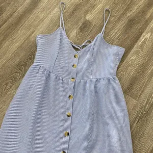 H&M button front midi dress striped blue white coastal sundress 10 large thumbnail 2