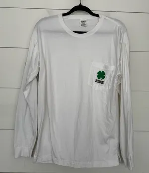 Victoria’s Secret Pink Women’s Medium Irish Longsleeve thumbnail 1