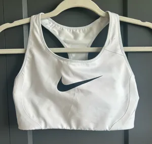 Nike sports bra thumbnail 1