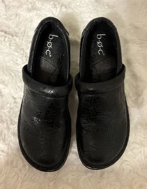 O.C. Black Tooled Floral Leather Clogs Shoes 6.5 thumbnail 1