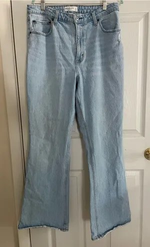 Abercrombie & Fitch Light Wash Flared‎ Leg High-Rise Jeans 14R thumbnail 1