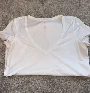 V-Neck Shirt thumbnail 1