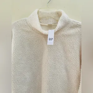 NWT GAP Fleece Sweatshirt for women thumbnail 9