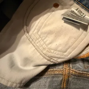 Agolde Parker Vintage Cut Off Distressed Shorts in Swapmeet‎ Light Wash Sz 25 thumbnail 9