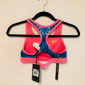 NWT  Sports Bra.Size: M thumbnail 2