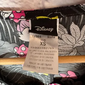 Disney Minnie Mouse Scrub Top‎ Womens size XS black & pink color thumbnail 3