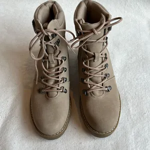 NWOT Universal Thread Combat Hiker Boots tan size 8 thumbnail 2