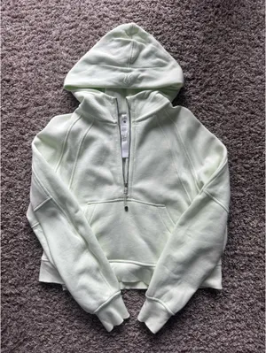 Lululemon Scuba thumbnail 1