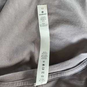lululemon athletica Gray Long Sleeve Top Sz 12 thumbnail 10
