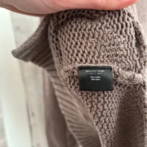 Jenni Kayne Boyfriend Crewneck Sweater in Taupe thumbnail 7