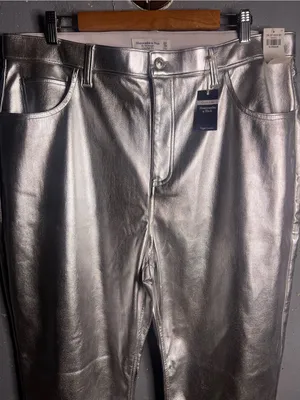Abercrombie & Fitch Curve Love Vegan Leather 90s Relaxed Pant Size 18R. NWT thumbnail 5