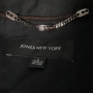 Jones New York Double Breasted Raincoat Trench Coat in Black thumbnail 9