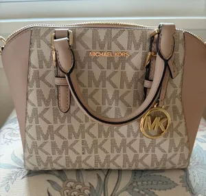 Michael Kors Purse  thumbnail 1