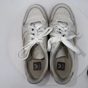 Veja V-10 White Metallic‎ Gold Leather Low Top Women's Sneakers Shoe Size 39/8 thumbnail 6