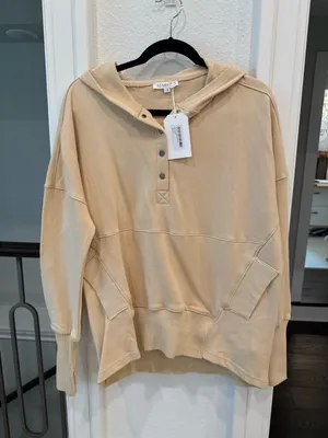 AEMI + CO Beige Oversized Snap Front Hoodie Pullover Small NWT Tan thumbnail 3