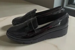 ANNE KLEIN Black Patent Dress Wedges Loafers Size 6.5 thumbnail 1