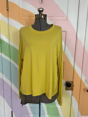 Outdoor Voices Long Sleeve Yellow Crewneck T-Shirt Active Athleisure Sz XL 💚🍄 thumbnail 2
