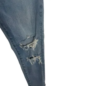 American Eagle Women's Size 6 Light Wash‎ Distressed Skinny Jeans thumbnail 4