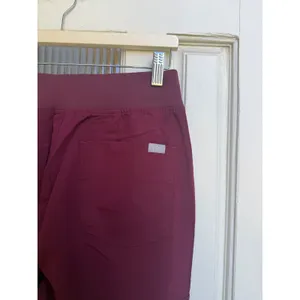 FIGS HW Zamora High Waisted Jogger Scrub Pants Burgundy Size Small Petite NWT thumbnail 4