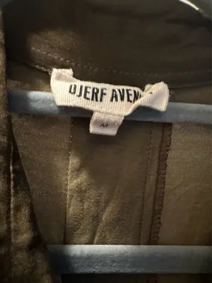 Djerf Avenue On The Go Shirt Mocha thumbnail 5