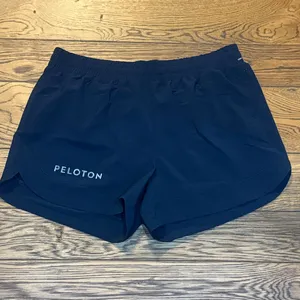 PELOTON SP222 4” VELOCITY RUN SHORT Women’s Medium New With Tags‎ thumbnail 4