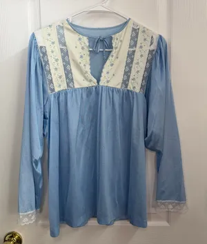 Vintage‎ women's blue floral lace embroidered cottagecore long sleeve pajama top thumbnail 1