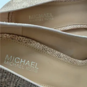 Michael Kors Womens Heels Size 6M Snakeskin Wedding Cocktail Party Evening Pumps thumbnail 4