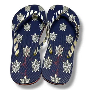 Vera Bradley‎ Turtles Flip Flops Red White Blue Stripes Size 7 8 M thumbnail 2
