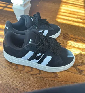Adidas Sneakers thumbnail 1