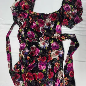 Alice and Olivia‎ Midnight Rose Floral Puff Sleeve With Lining- Size 6. thumbnail 9