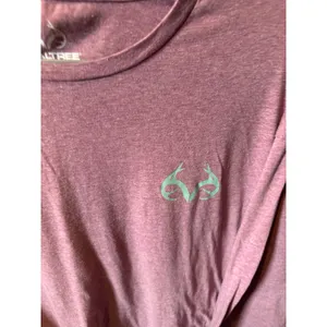 Women's Realtree Pink Long Sleeve Graphic Tee Casual Comfort thumbnail 2