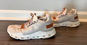 On Cloud Women’s Shoes thumbnail 1