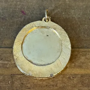 Vintage gold tone Bon Voyage Puerto Rico charm thumbnail 3