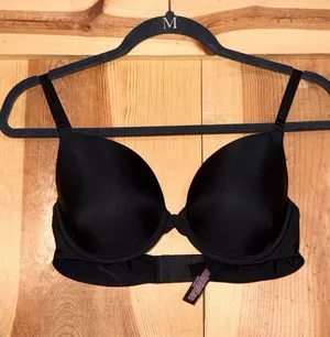 Victoria's Secret Black Perfect Coverage Bra 36C Smooth Underwire T-Shirt Basic thumbnail 1