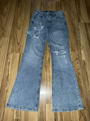 Aeropostale Women's Sz‎ 8 R High Rise Flare Soft Flex Distressed Jeans thumbnail 1
