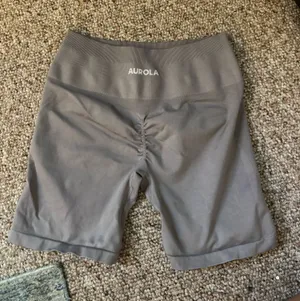Aurola Scrunch Amazon Workout Shorts thumbnail 1