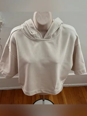 ALO Yoga Air Land Ocean Cream Short-Sleeve Cropped Hoodie sweatshirt, size M thumbnail 2